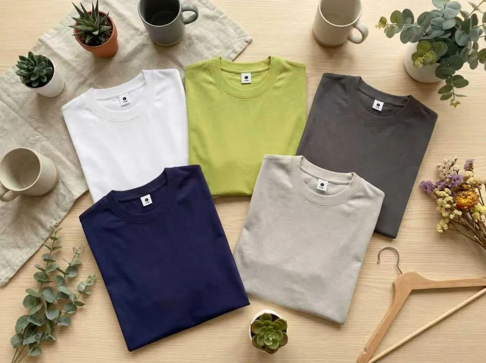 Cool and Refreshing Round-Neck Men's T-Shirt
